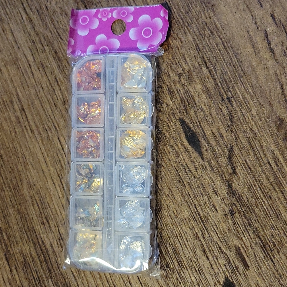 Nail Foil Kit - Picture 2 of 3